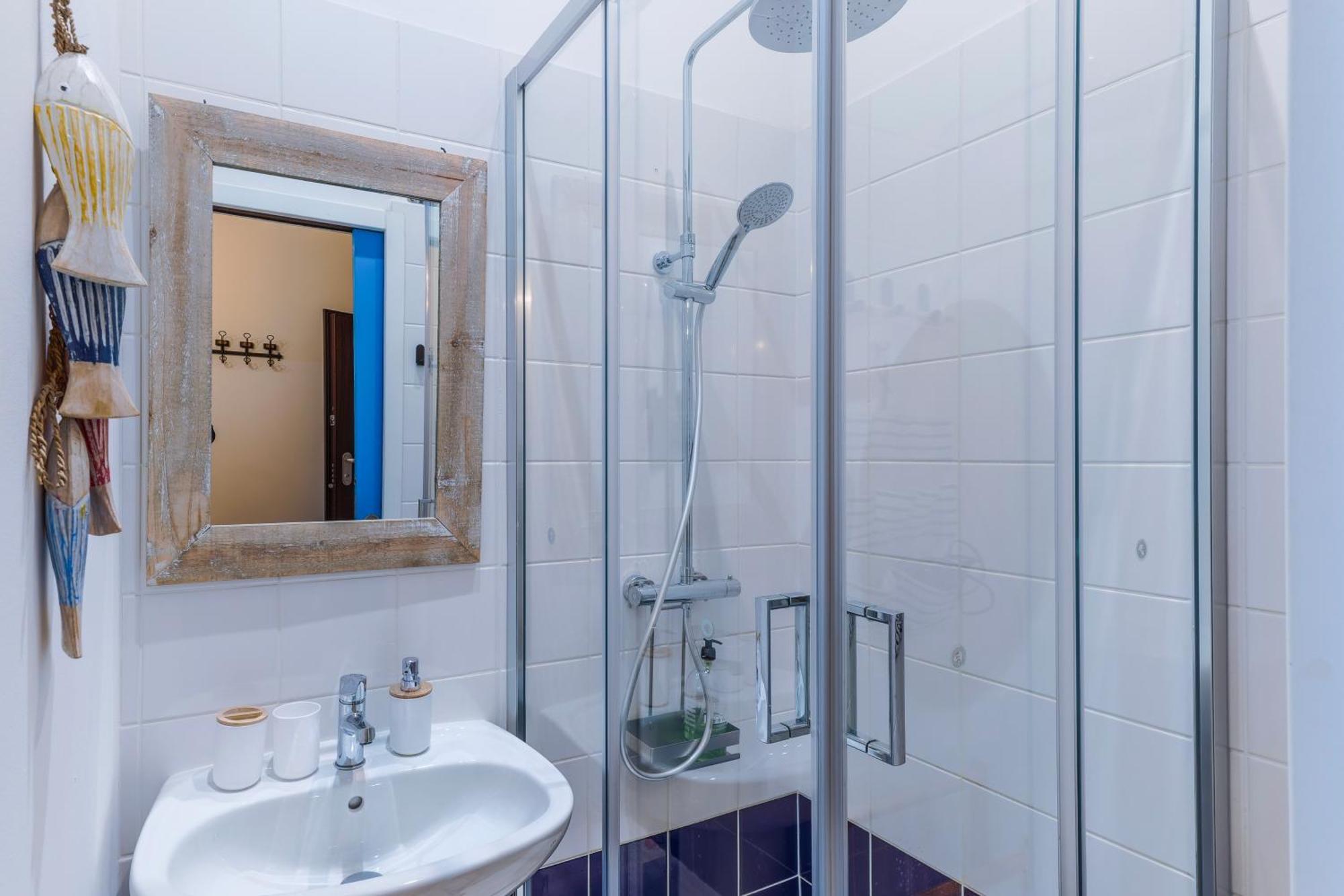 Studio Travel 24M2, 120M Vieux-Port ,Clim , Wifi ,Acces Autonome Avec Code Marseille Eksteriør bilde